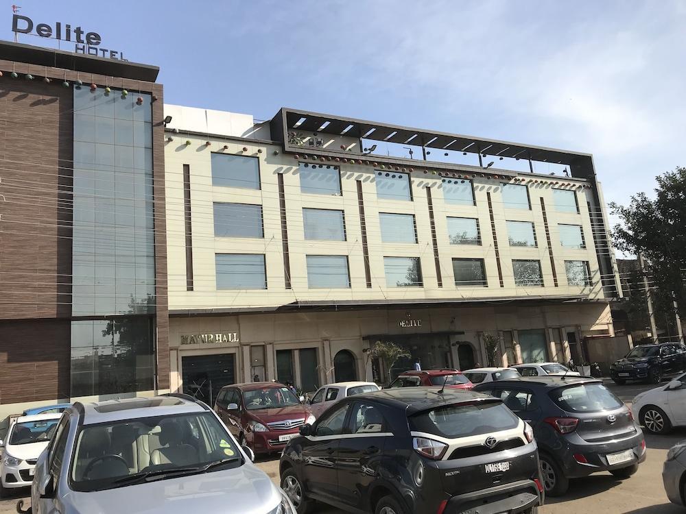 Delite Sarovar Portico Faridabad Exterior foto