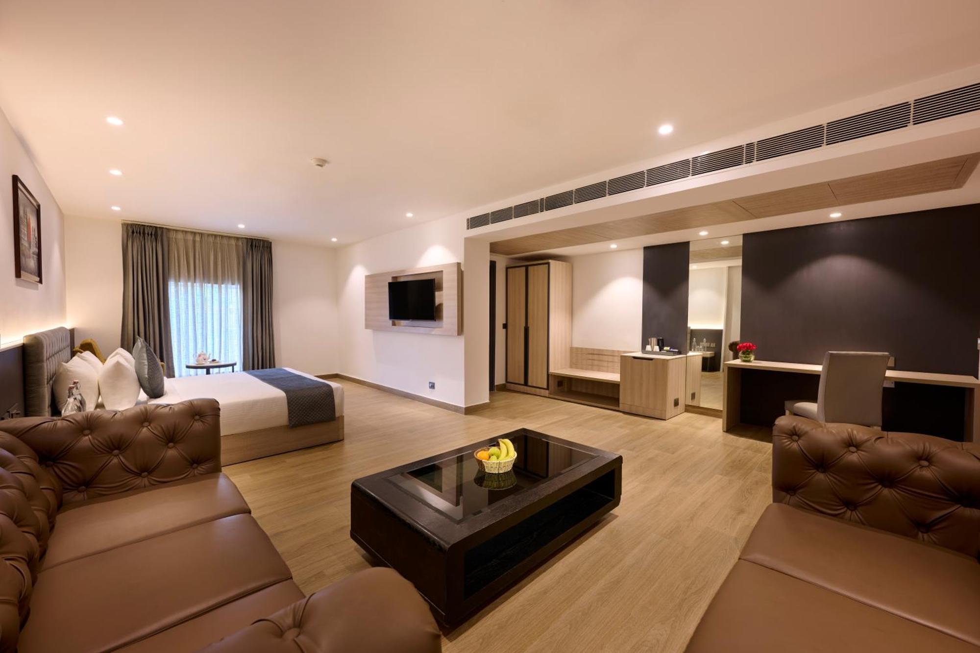 Delite Sarovar Portico Faridabad Exterior foto