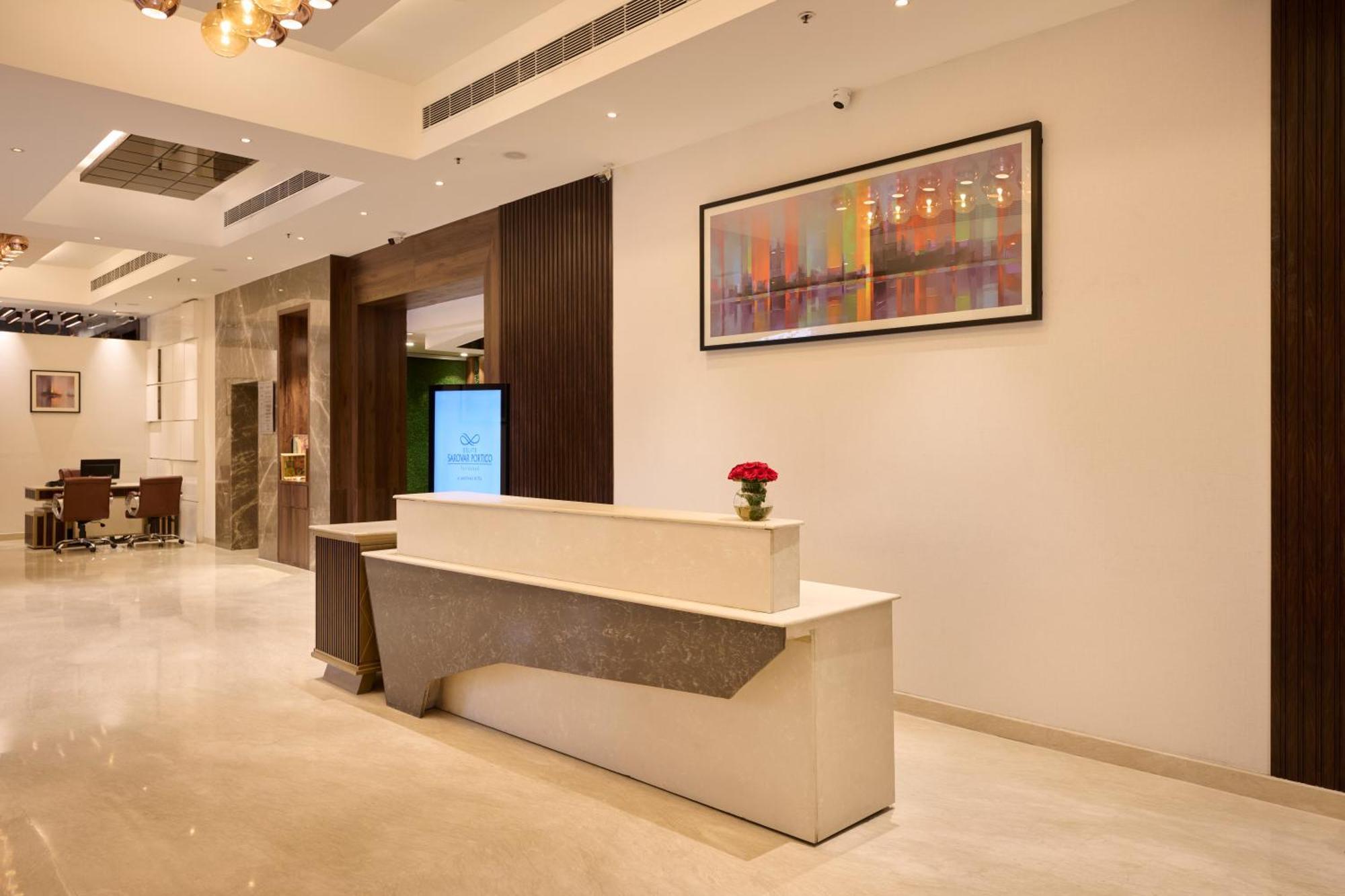 Delite Sarovar Portico Faridabad Exterior foto