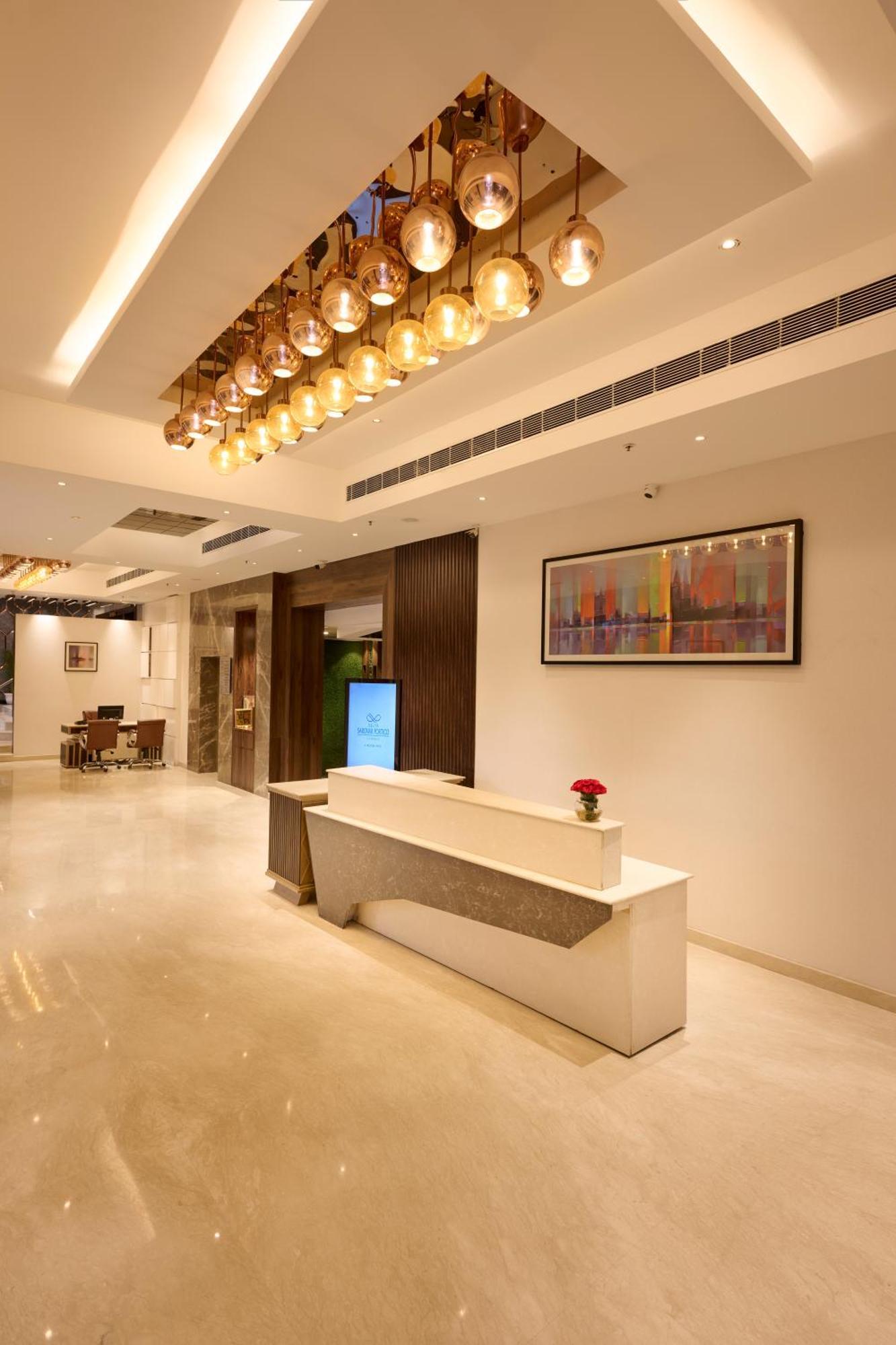Delite Sarovar Portico Faridabad Exterior foto