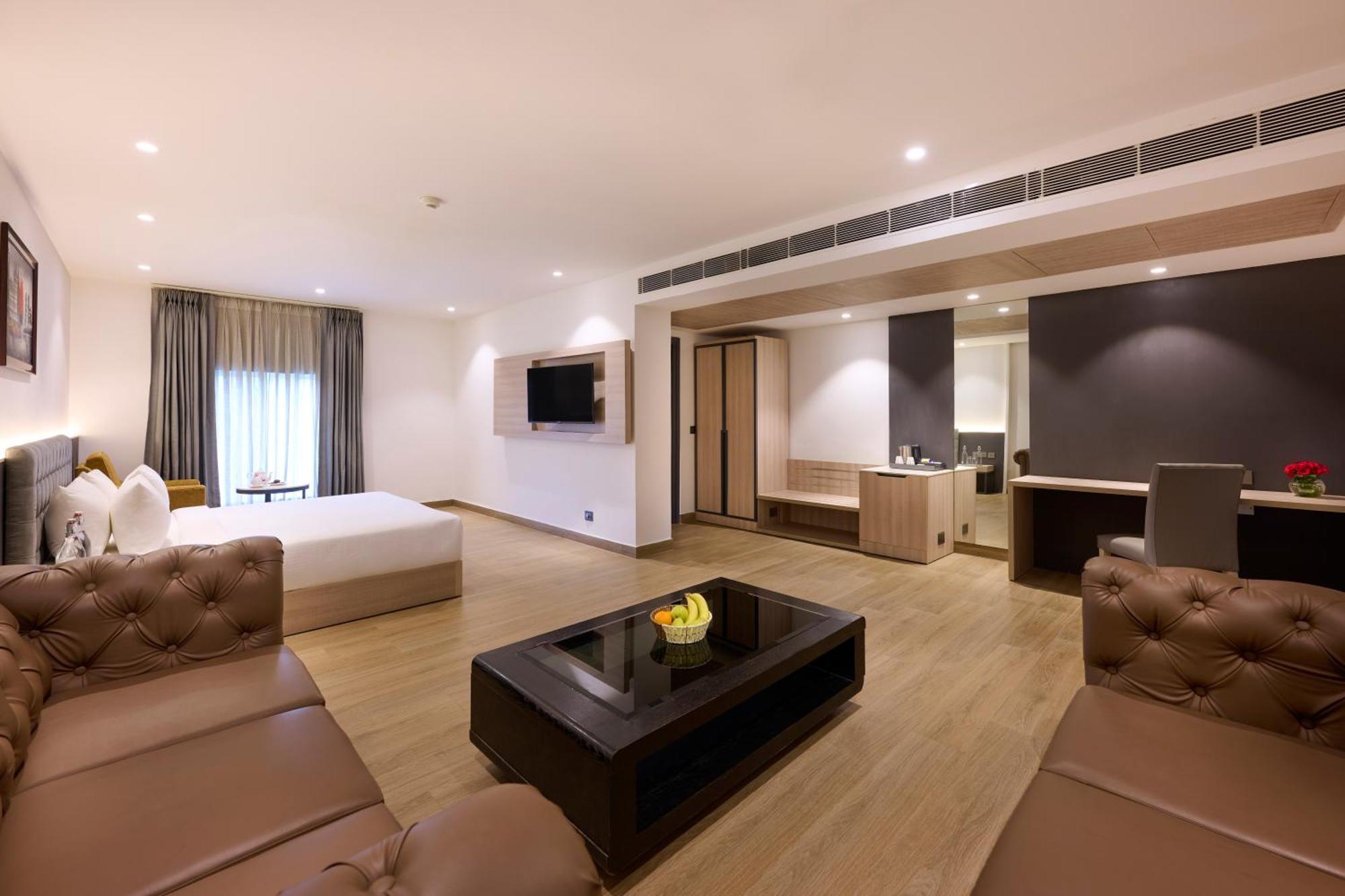 Delite Sarovar Portico Faridabad Exterior foto