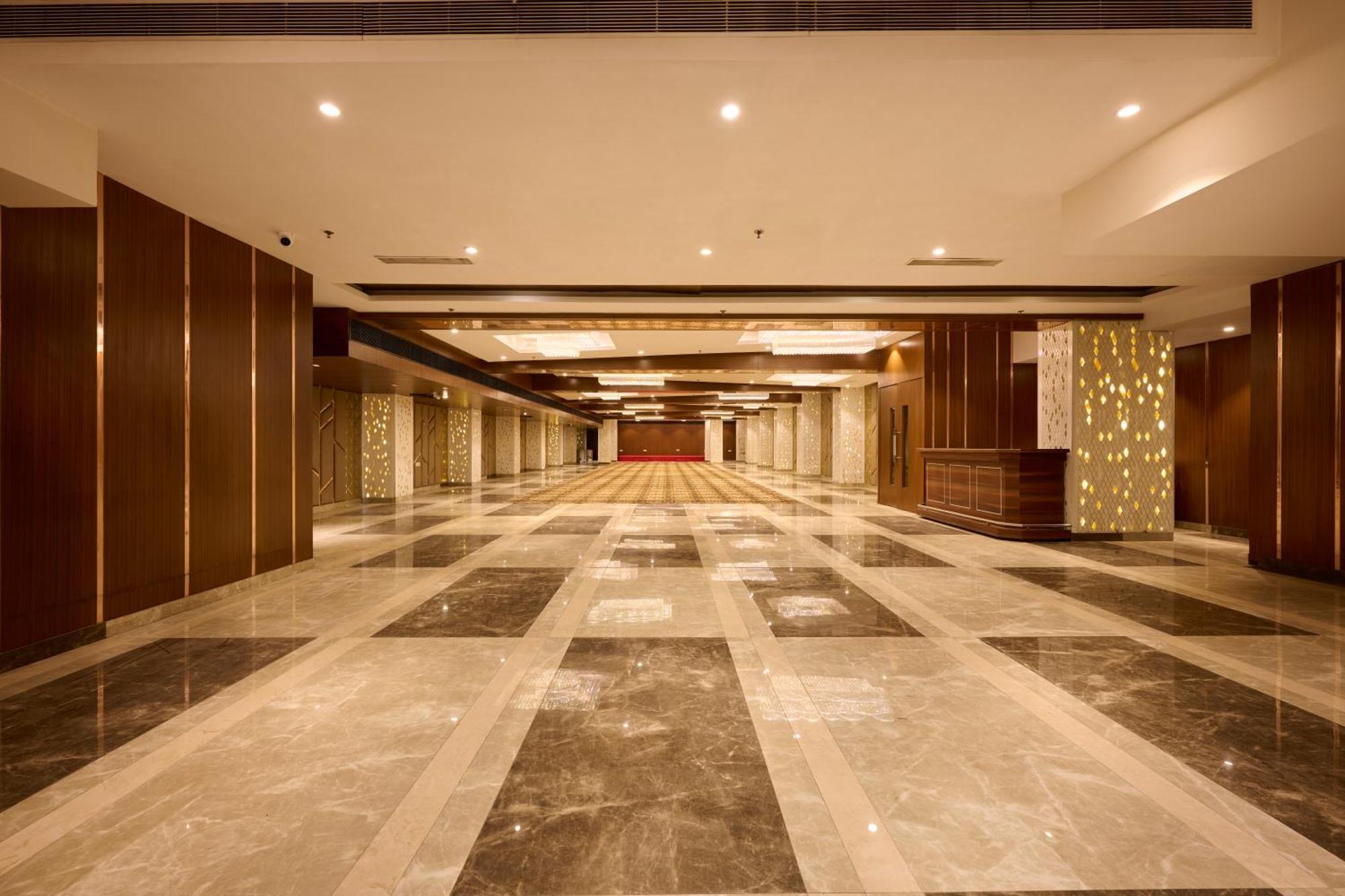 Delite Sarovar Portico Faridabad Exterior foto