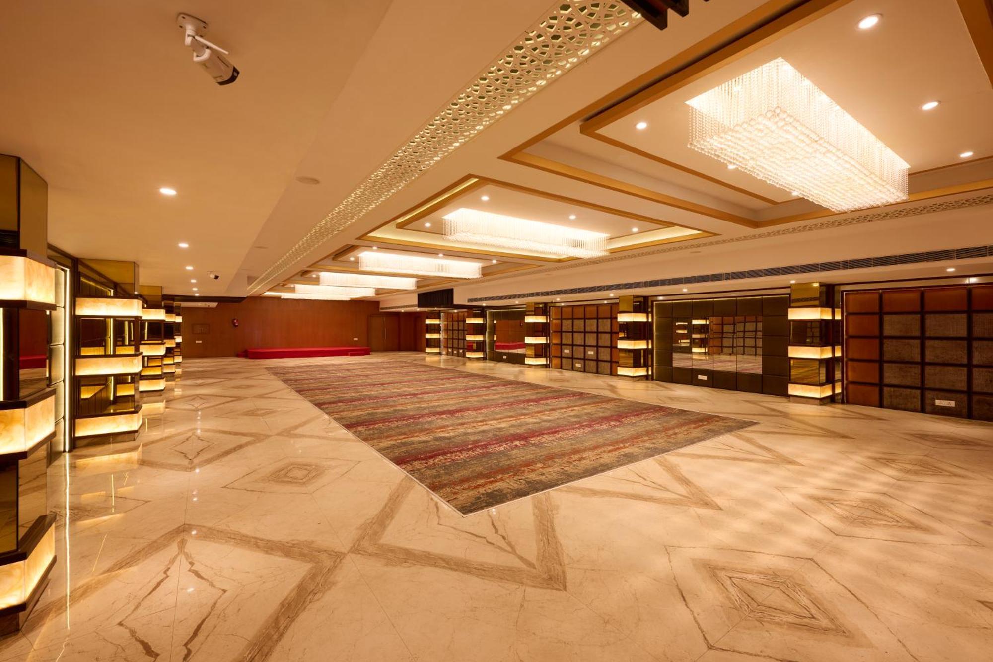 Delite Sarovar Portico Faridabad Exterior foto