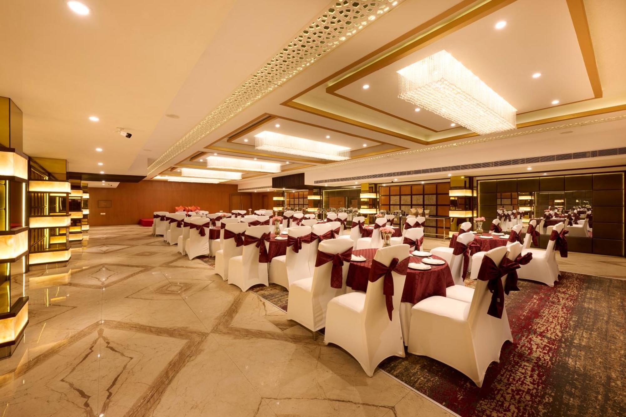 Delite Sarovar Portico Faridabad Exterior foto