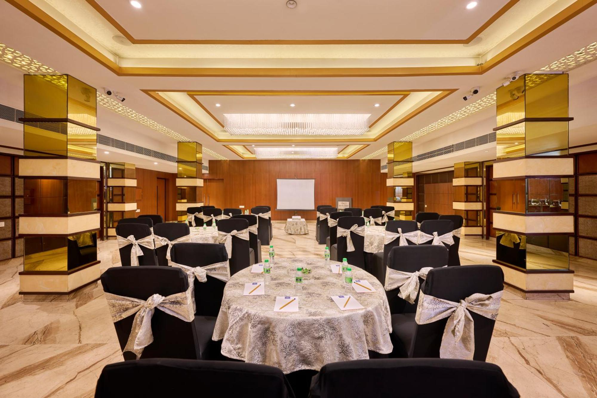 Delite Sarovar Portico Faridabad Exterior foto